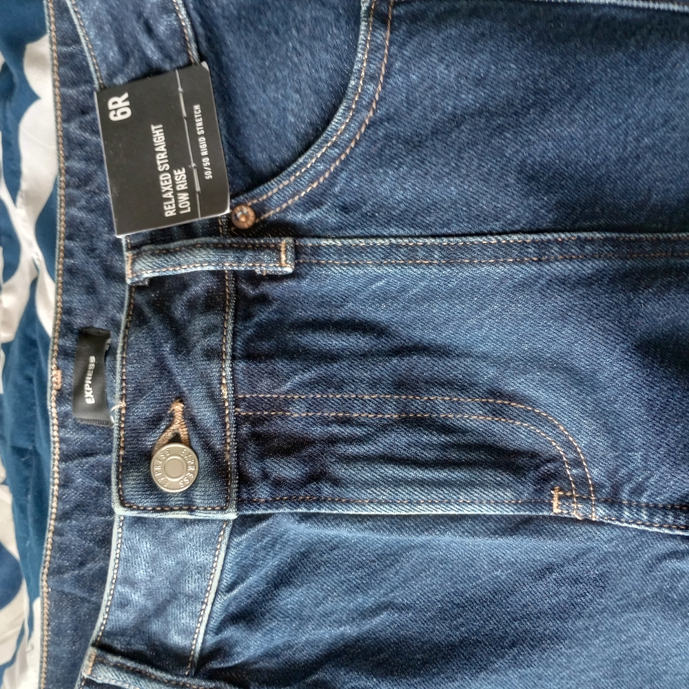 Express Low Rise Straight Jeans - Picture 7 of 8
